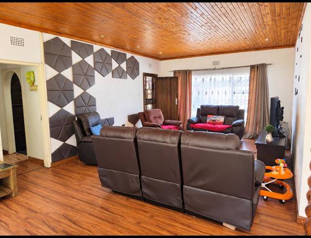 3 BEDROOM HOUSE FOR SALE IN STRUBENVALE